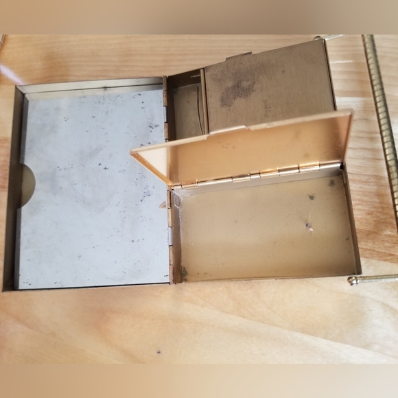 Vintage Volupte USA Compact Goldtone Makeup Lipstick  Powder Holder - Picture 4 of 13